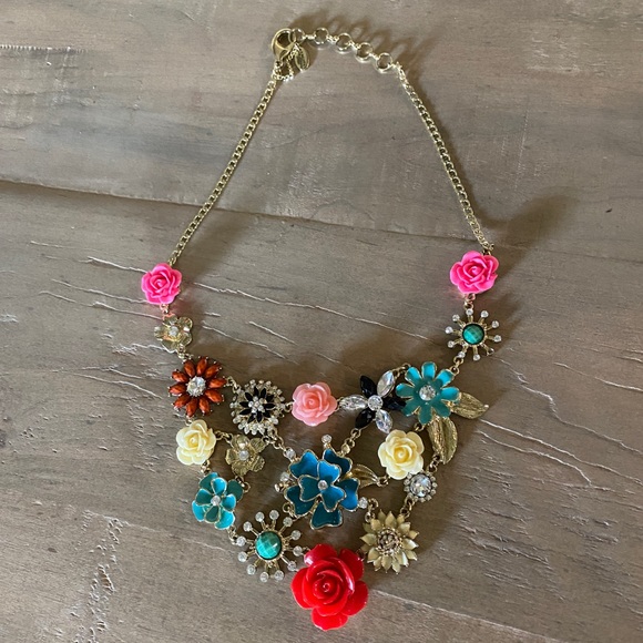 Amrita Singh Floral Necklace - Picture 1 of 4